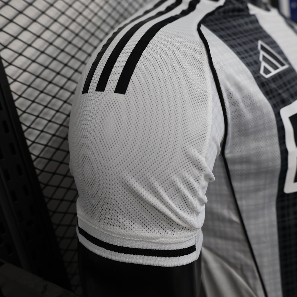 Newcastle United #27 Woltemade 2025/26 Home
