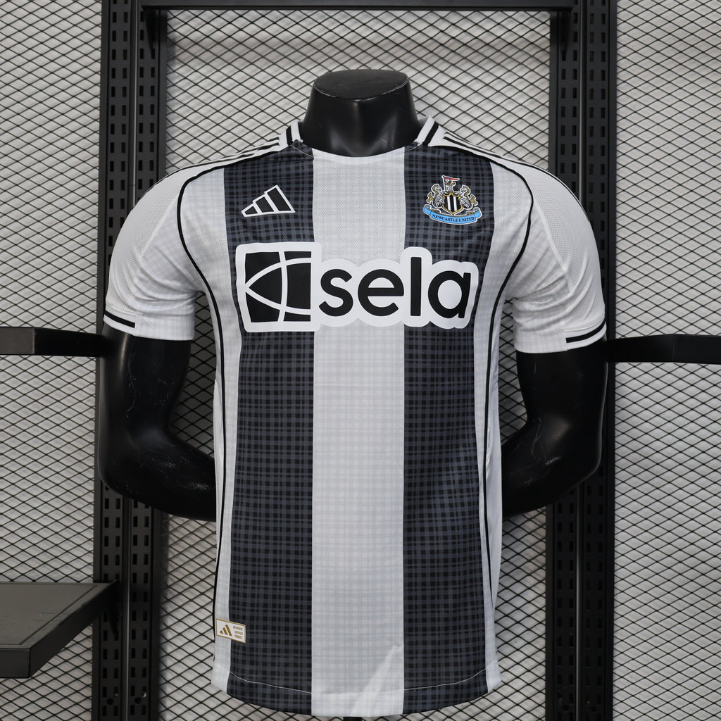 Newcastle United #27 Woltemade 2025/26 Home