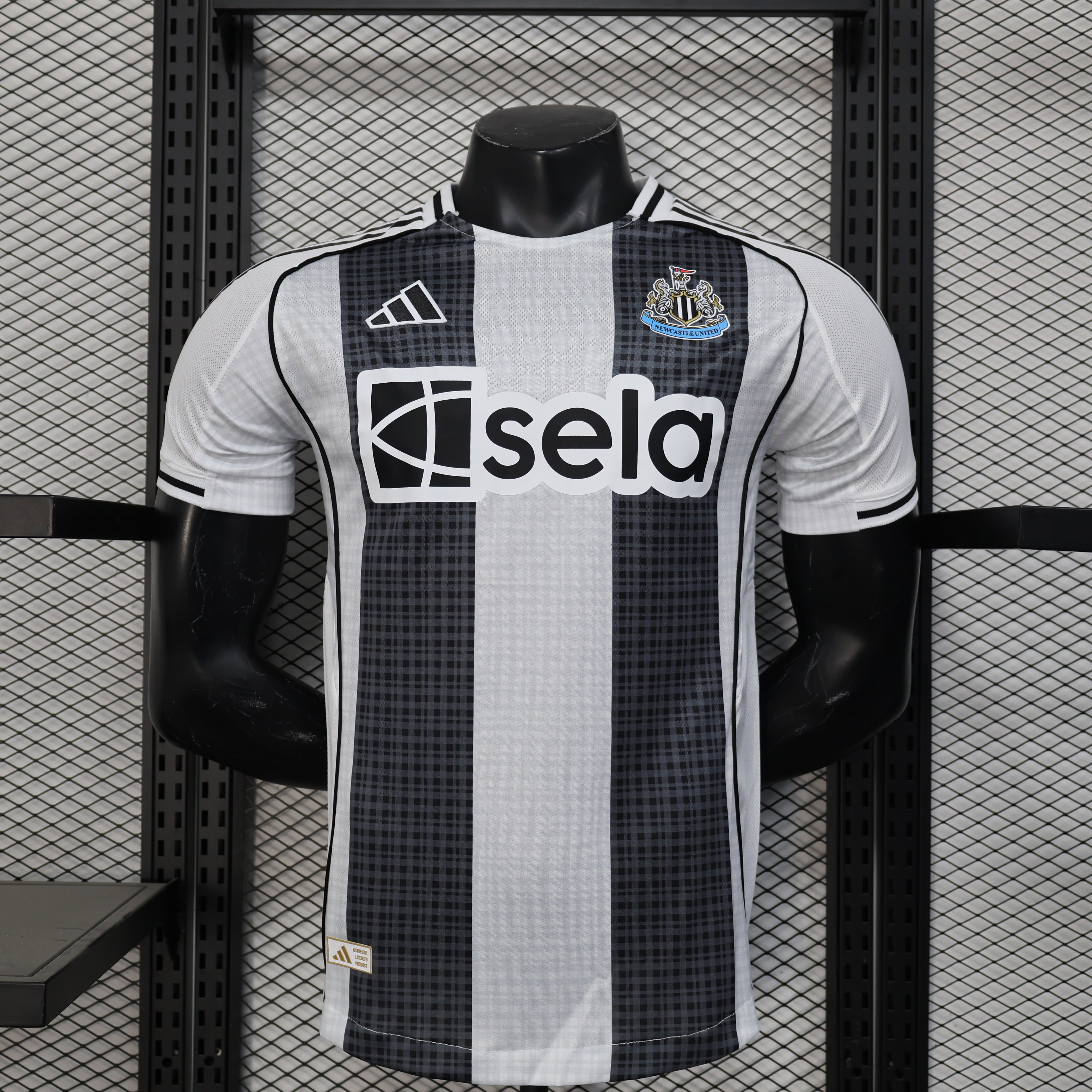 Newcastle United #27 Woltemade 2025/26 Home
