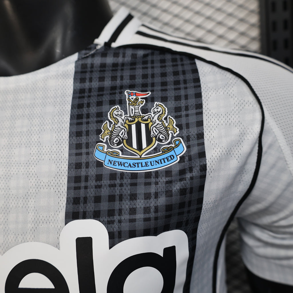 Newcastle United #27 Woltemade 2025/26 Home