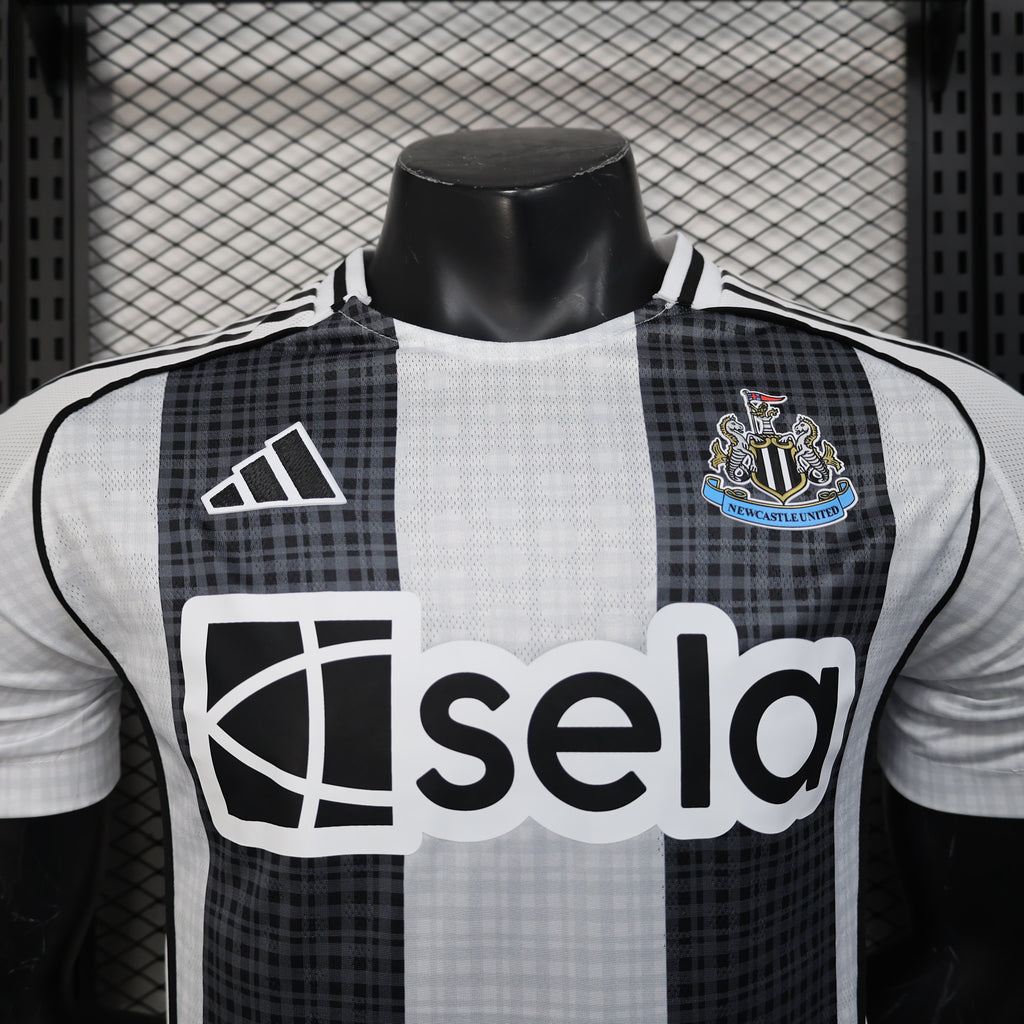 Newcastle United #27 Woltemade 2025/26 Home