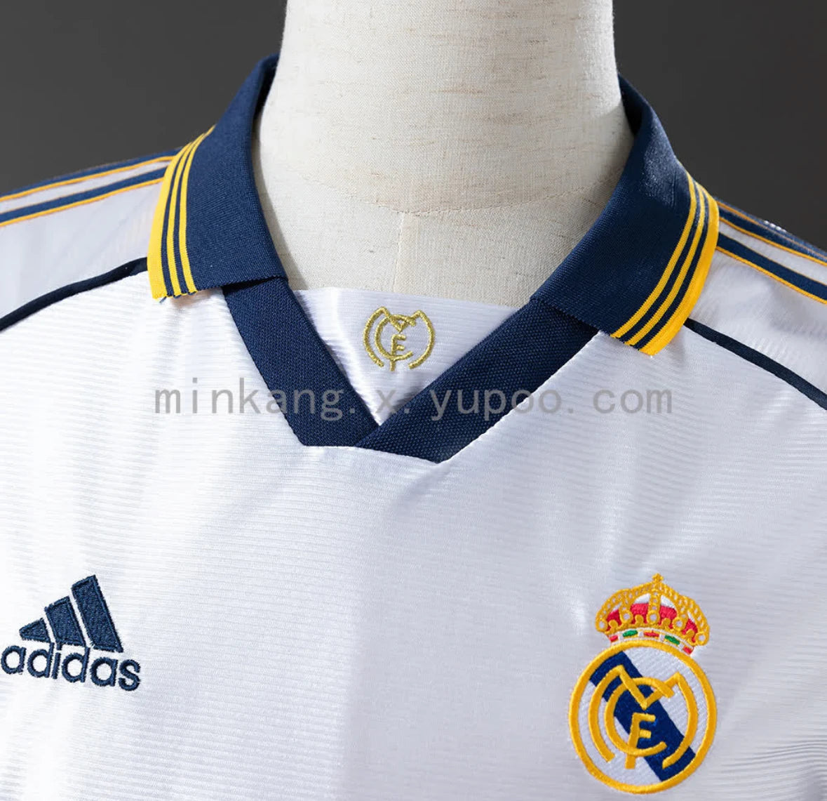 Real Madrid 1999/00 Home Jersey — supplied photo 4