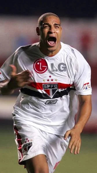 Adriano in São Paulo colours